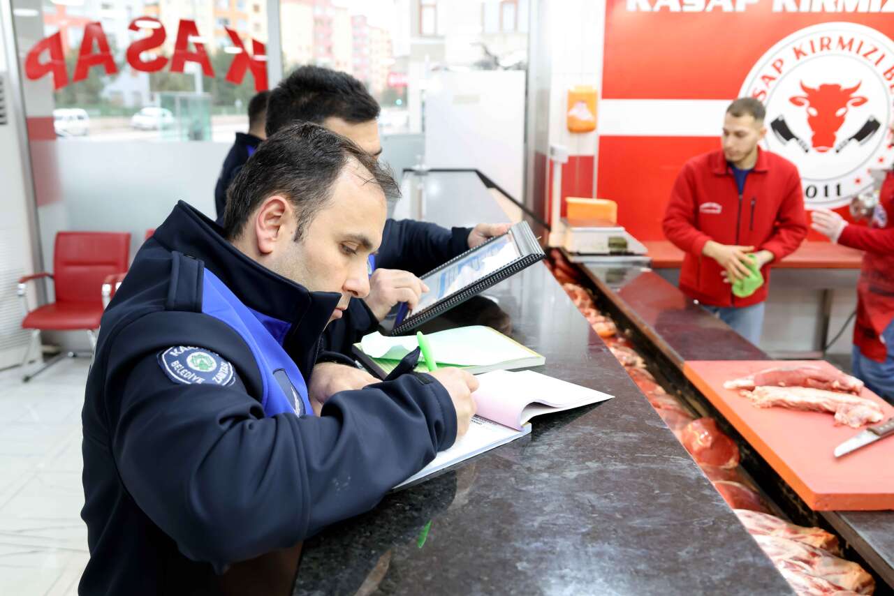 Karatay’da Ramazan öncesi sıkı denetim başladı! Zabıta sahada 2